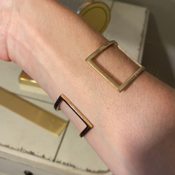 BCBG Max Azria gold metal bracelet cuff bangle​​ - Picture 5 of 6